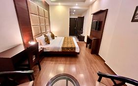 The Bunkk Inn Hotel & Restaurant