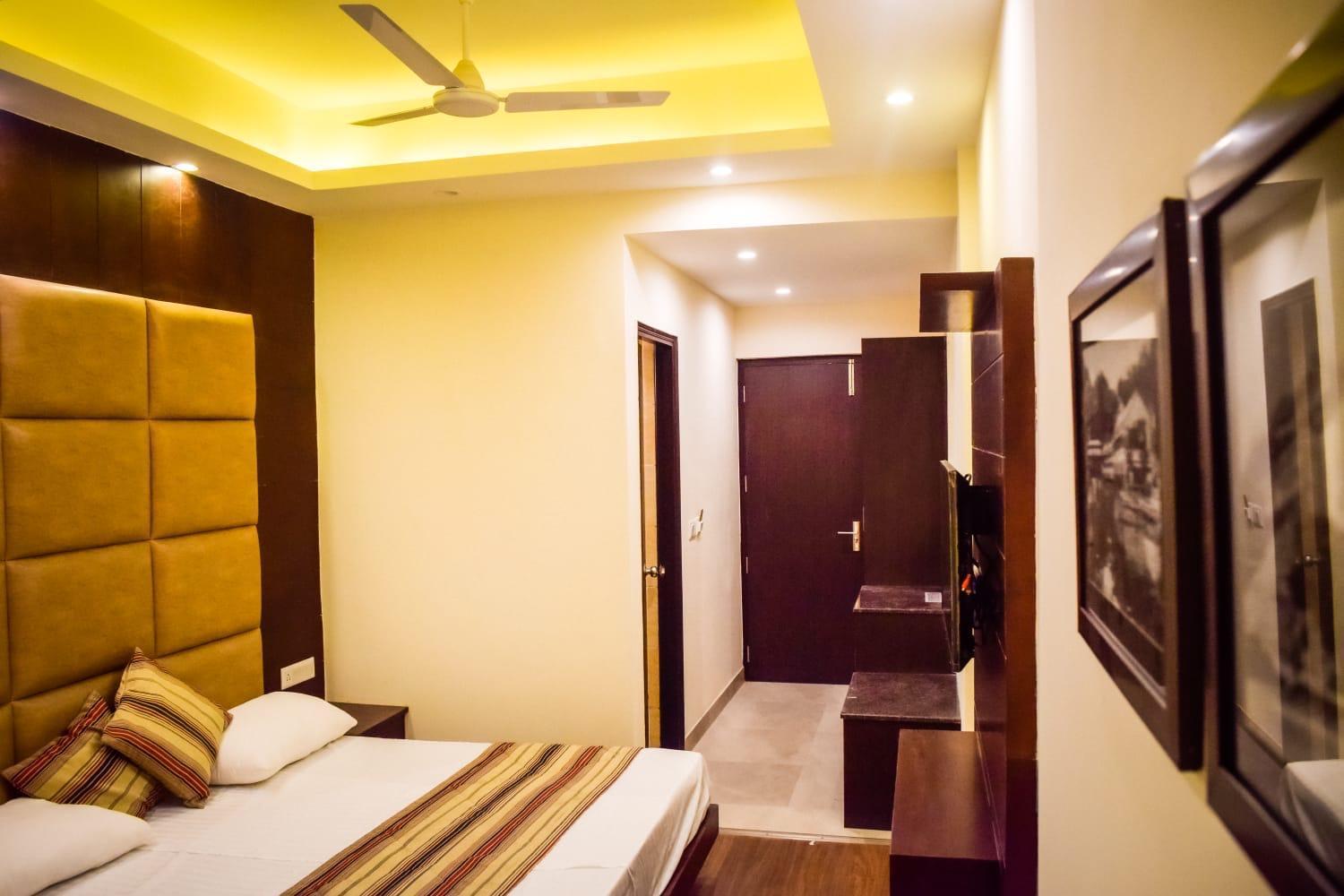 The Bunkk Inn Hotel & Restaurant Mussoorie Exterior photo
