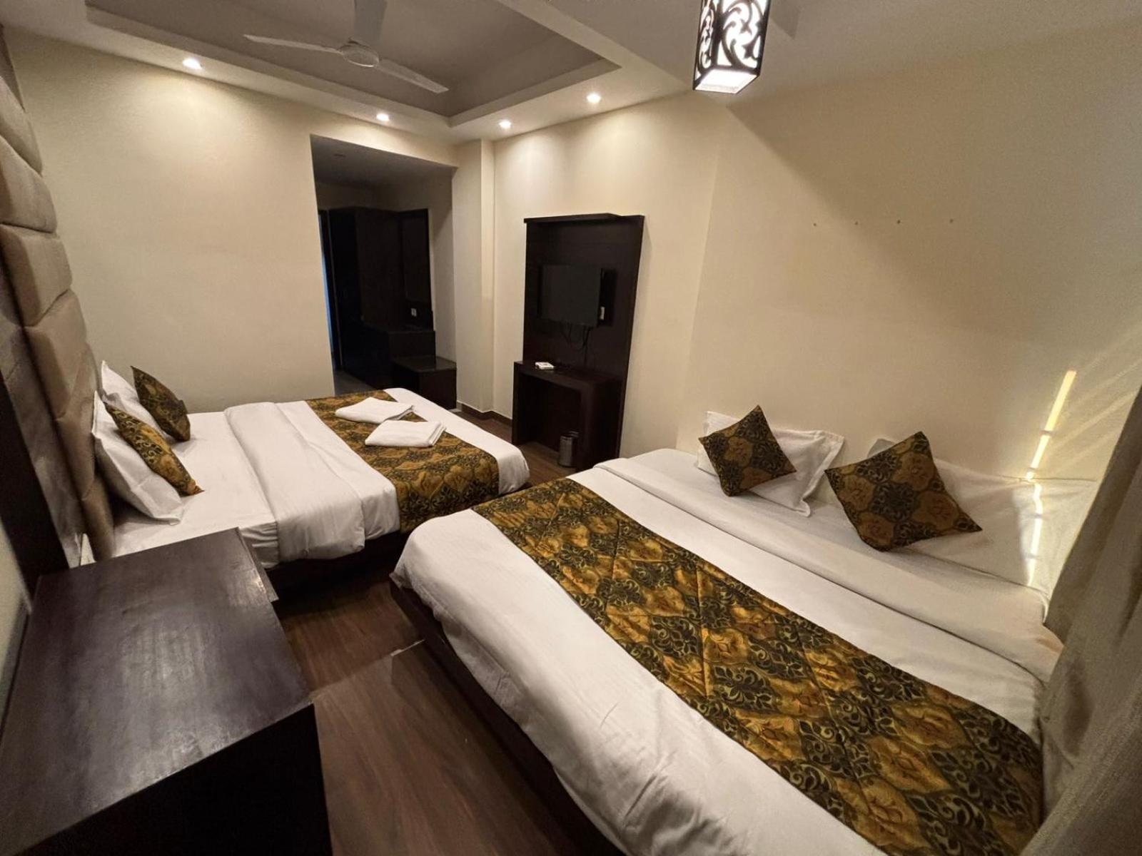 The Bunkk Inn Hotel & Restaurant Mussoorie Exterior photo